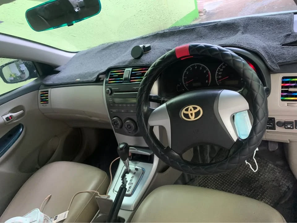 2013 Toyota Corolla Altis X (E140) 2