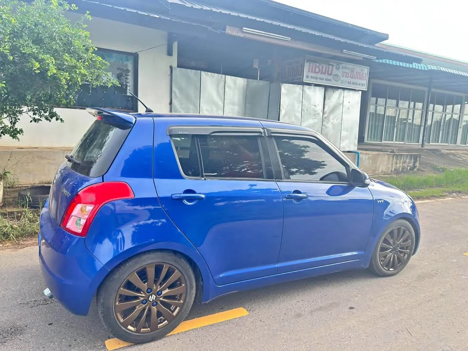 2011 Suzuki Swift I 3