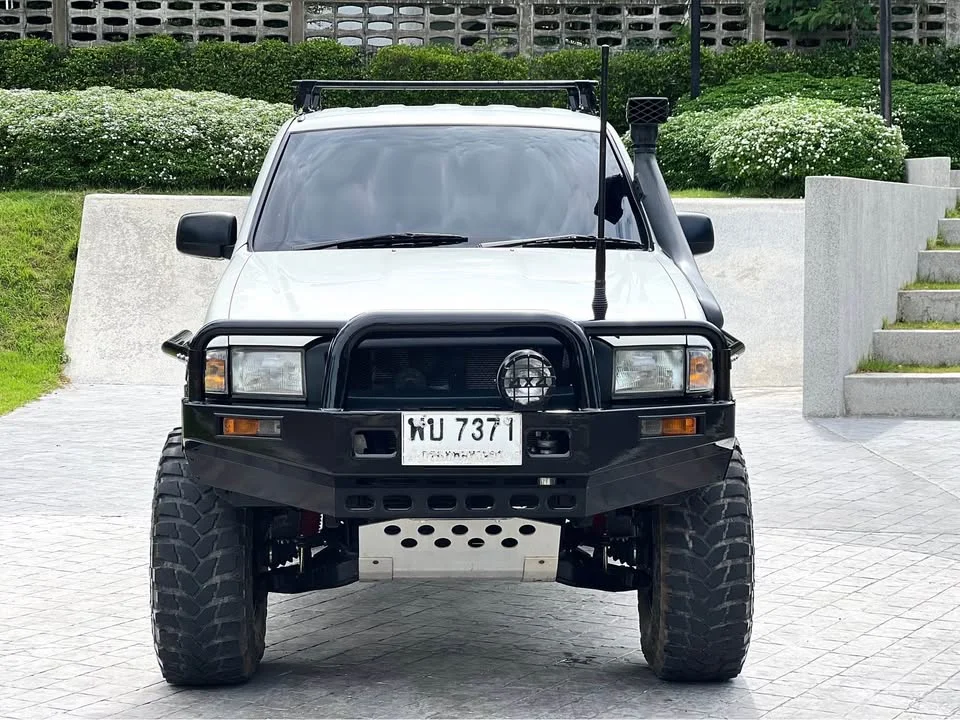2001 Mazda 2500 Fighter V 3