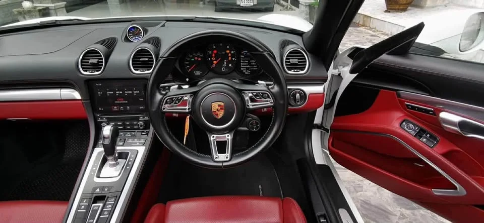 2016 Porsche 718 Boxster and Cayman IV 3