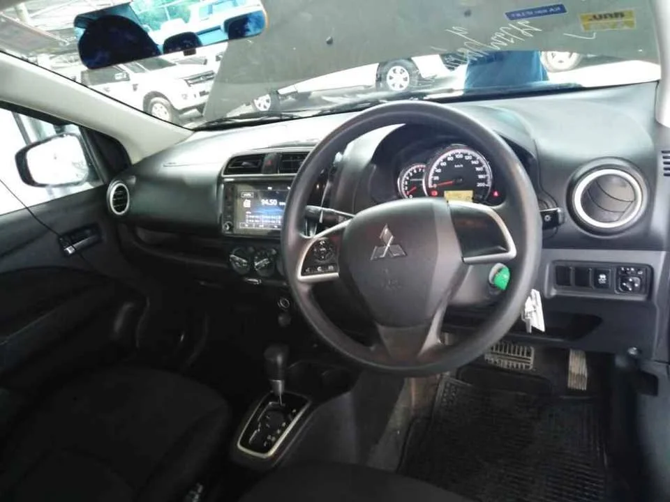 Mitsubishi Attrage VI 3