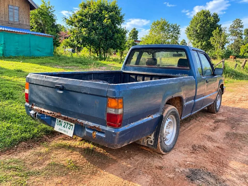 2005 Mitsubishi Triton II 2