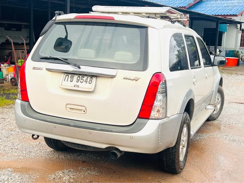 2006 Isuzu MU-7 2