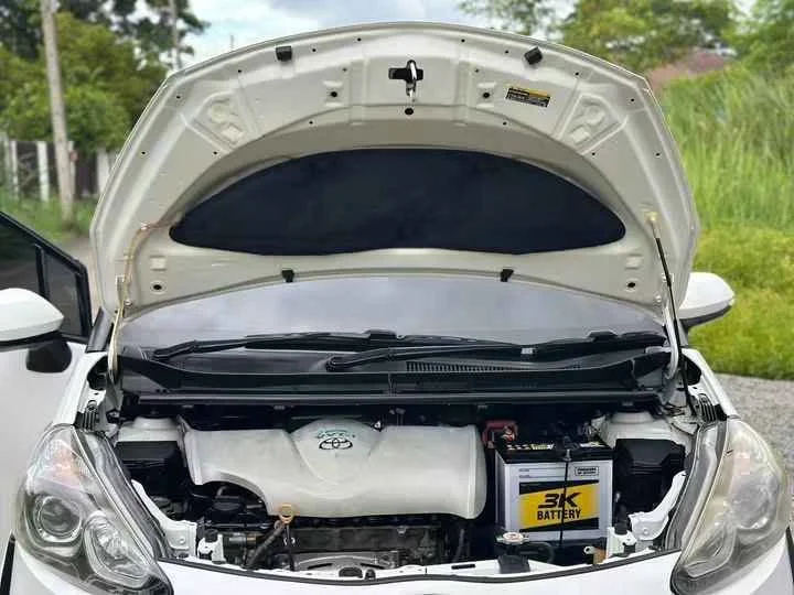 2017 Toyota Sienta II 2