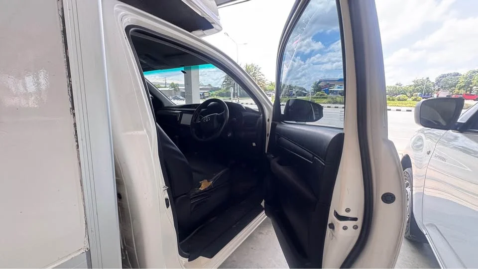 2020 Toyota Hilux VIII 2