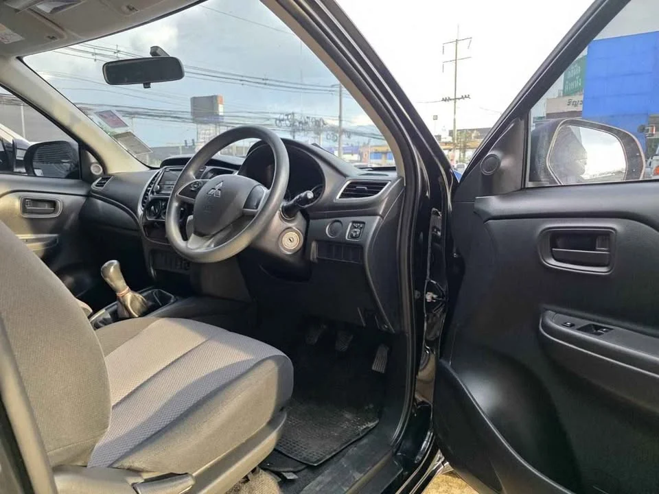 2022 Mitsubishi Triton V 2