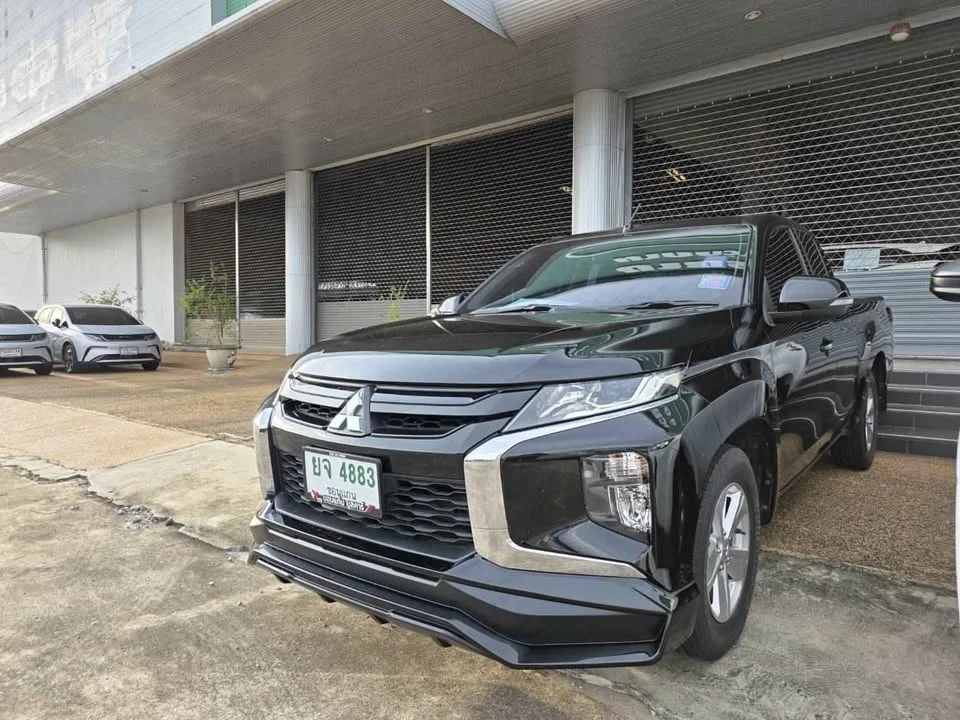 2022 Mitsubishi Triton V 3