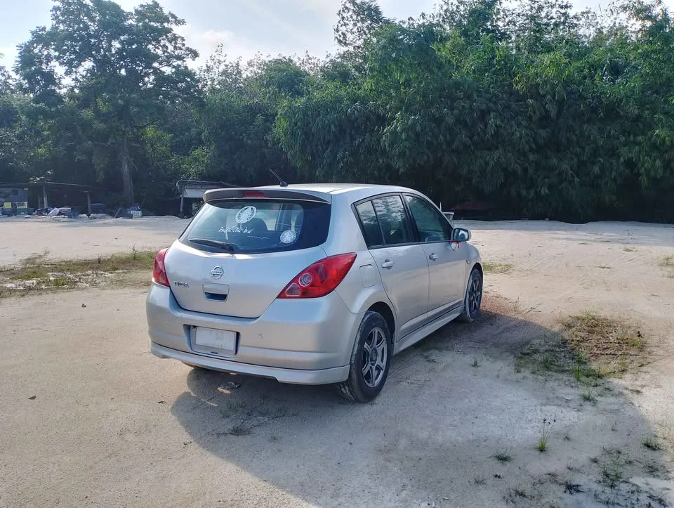 2010 Nissan Tiida I (C11) 3