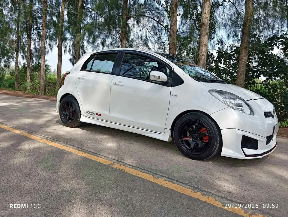 2012 Toyota Yaris II 3