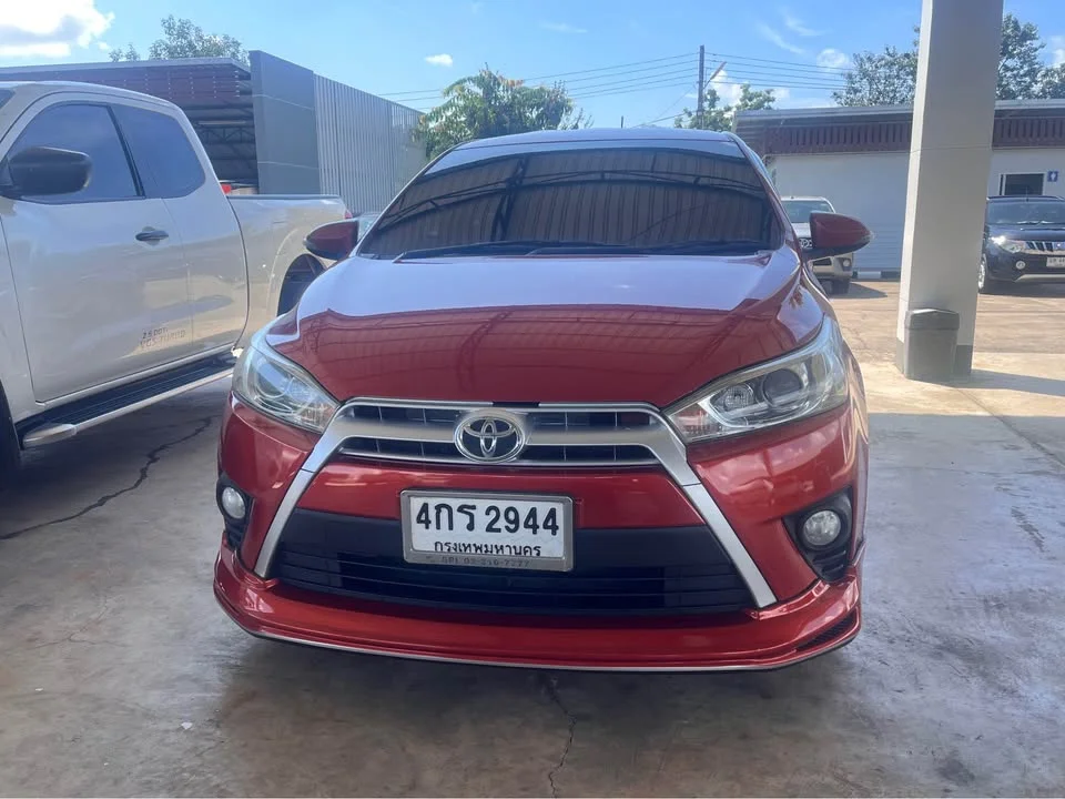 2015 Toyota Yaris III 2