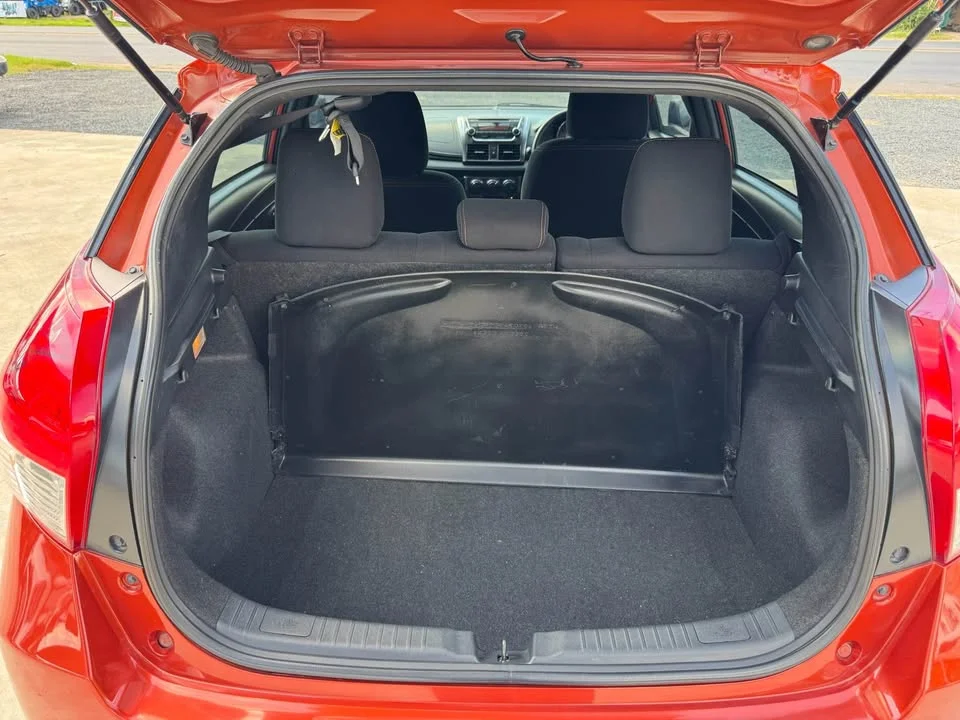 2015 Toyota Yaris III 2