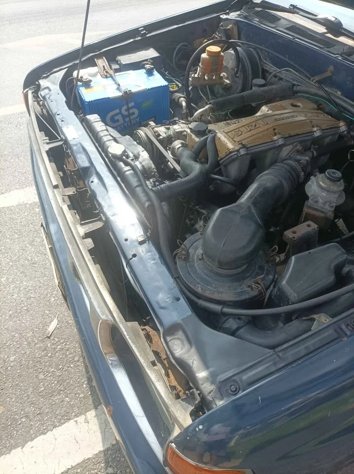 1990 Isuzu TFR III 3
