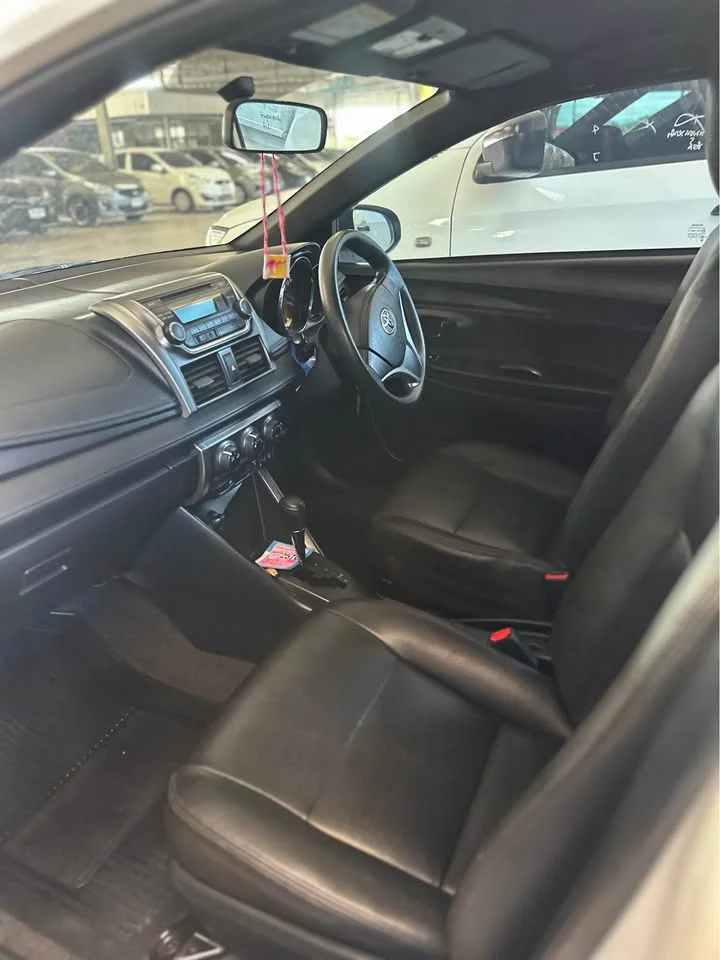 2015 Toyota Yaris III 2