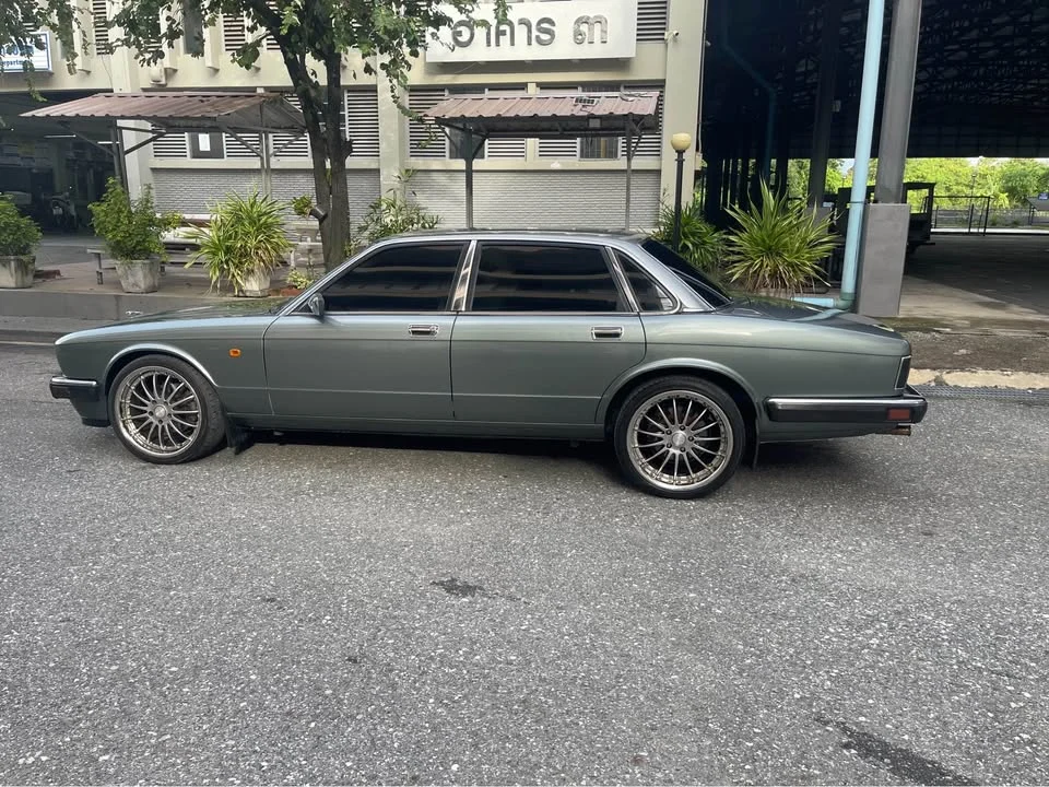 1992 Jaguar XJ XJ40 2