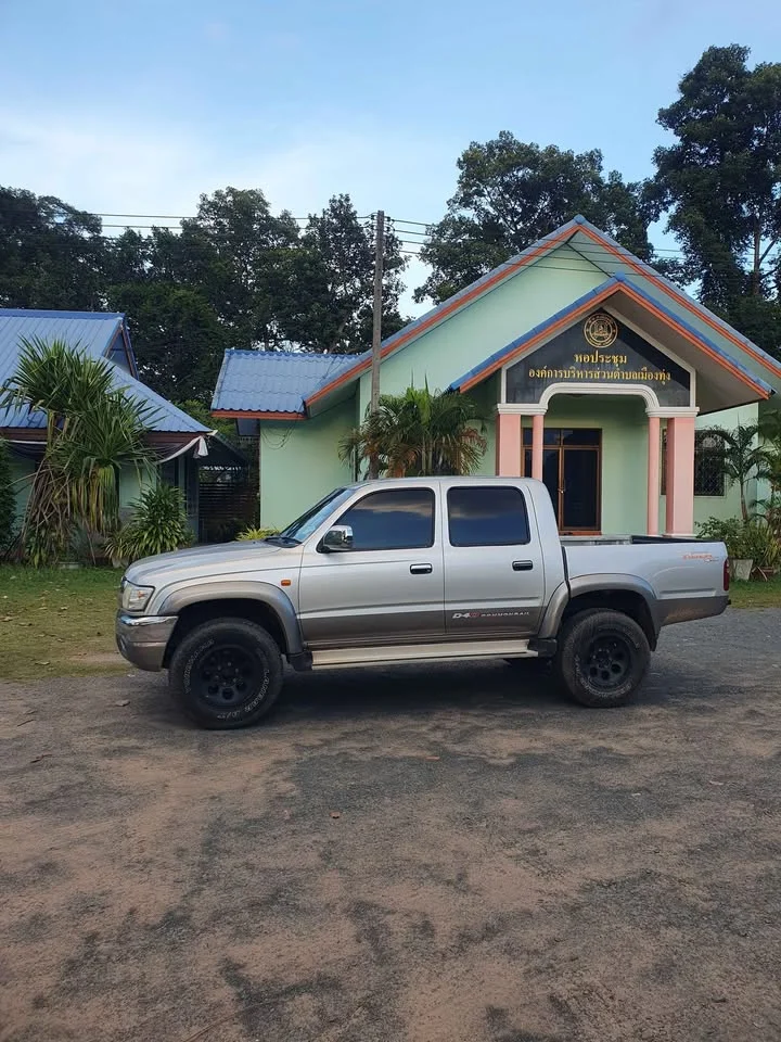2002 Toyota Hilux Tiger VI 3