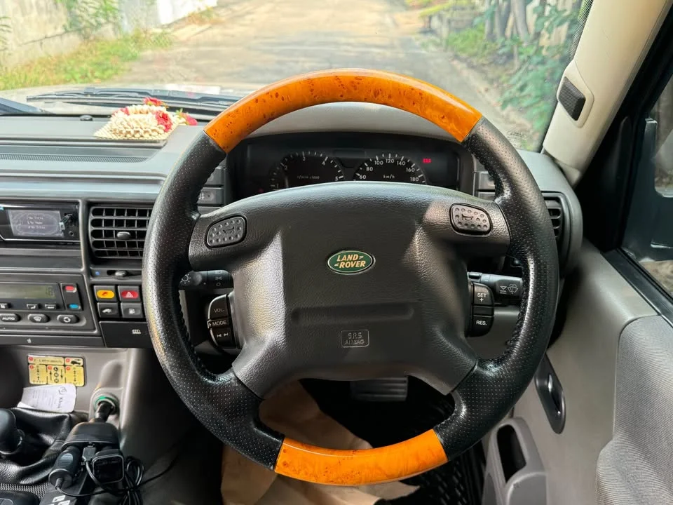 2002 Land Rover Discovery I Series II 3