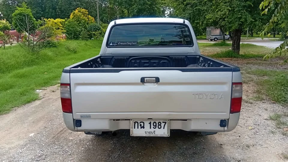 2004 Toyota Hilux Tiger VI 3
