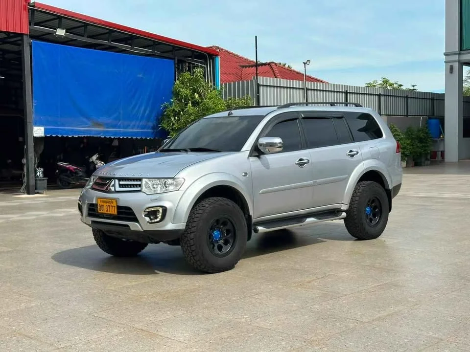 2015 Mitsubishi Pajero Sport II 2