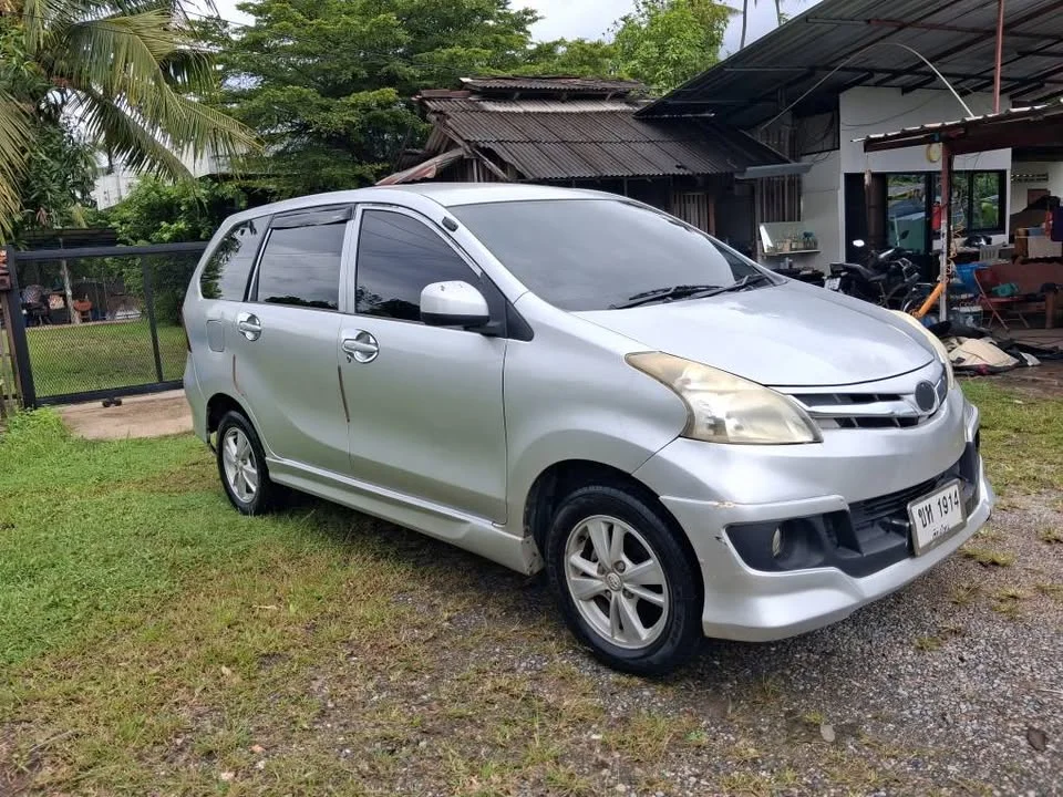 2012 Toyota Avanza II 3