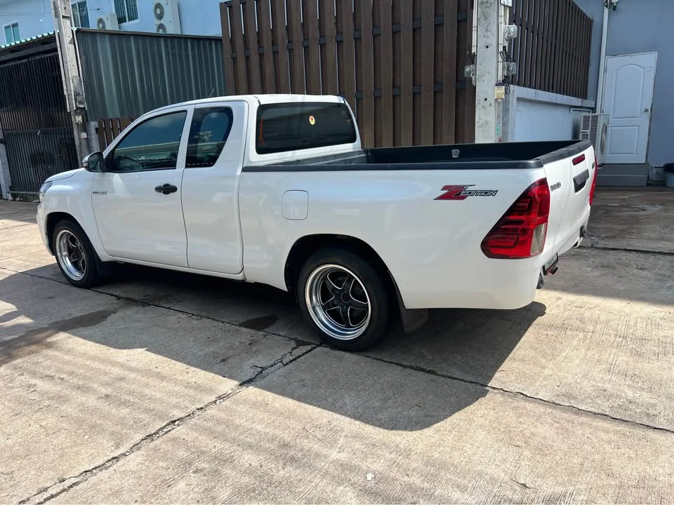 2020 Toyota Hilux VIII 3