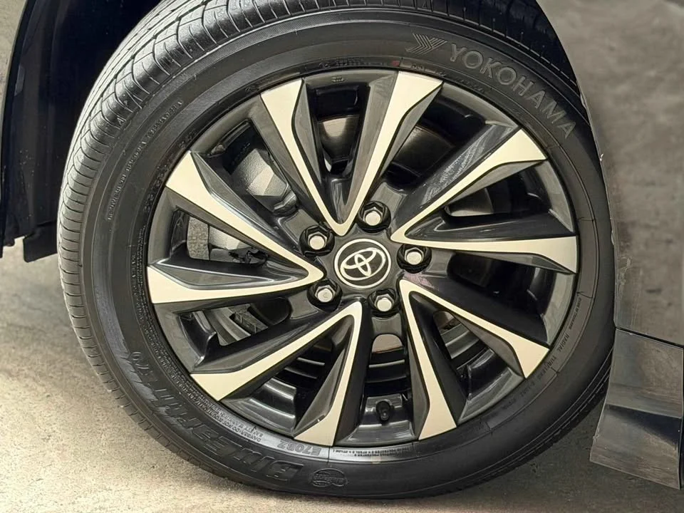 2022 Toyota Voxy IV 2