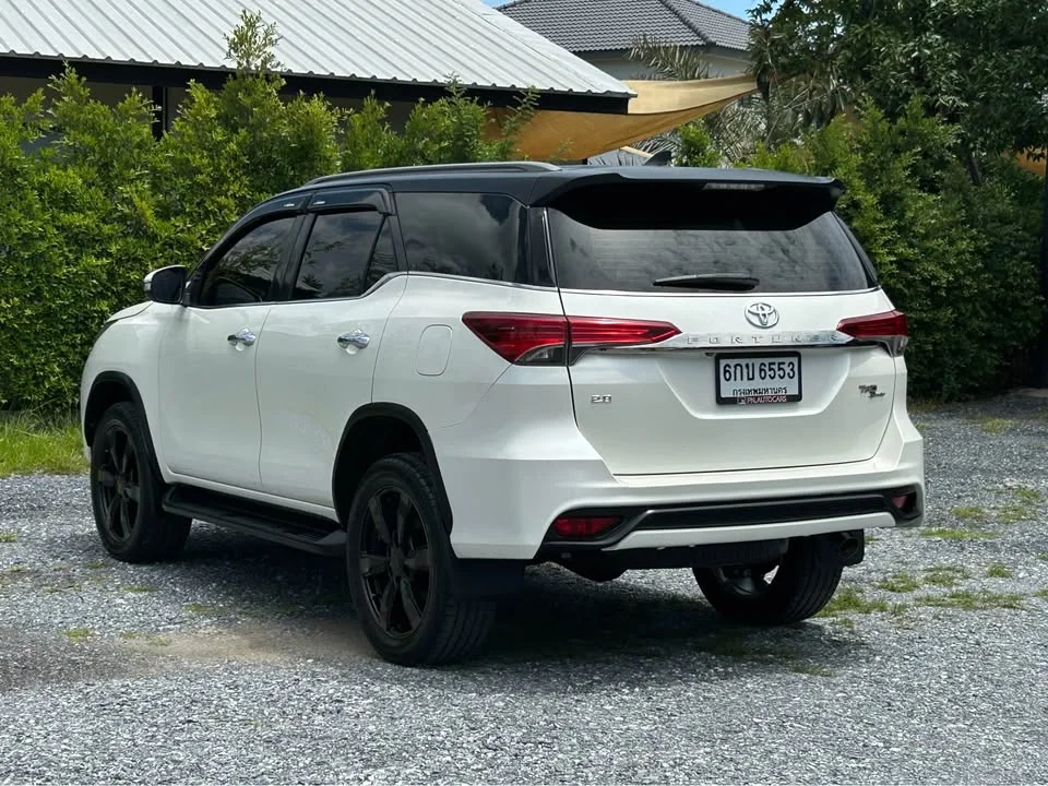 2017 Toyota Fortuner II 2
