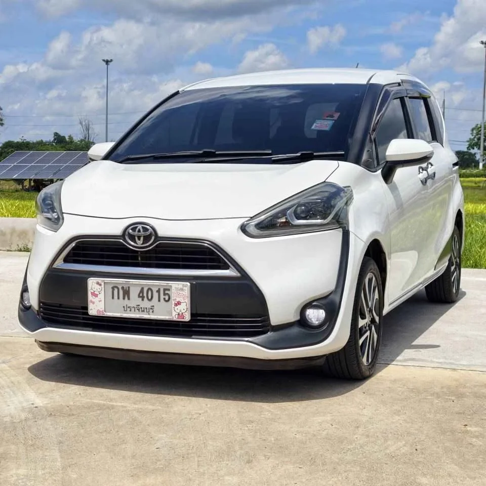 2017 Toyota Sienta II 3
