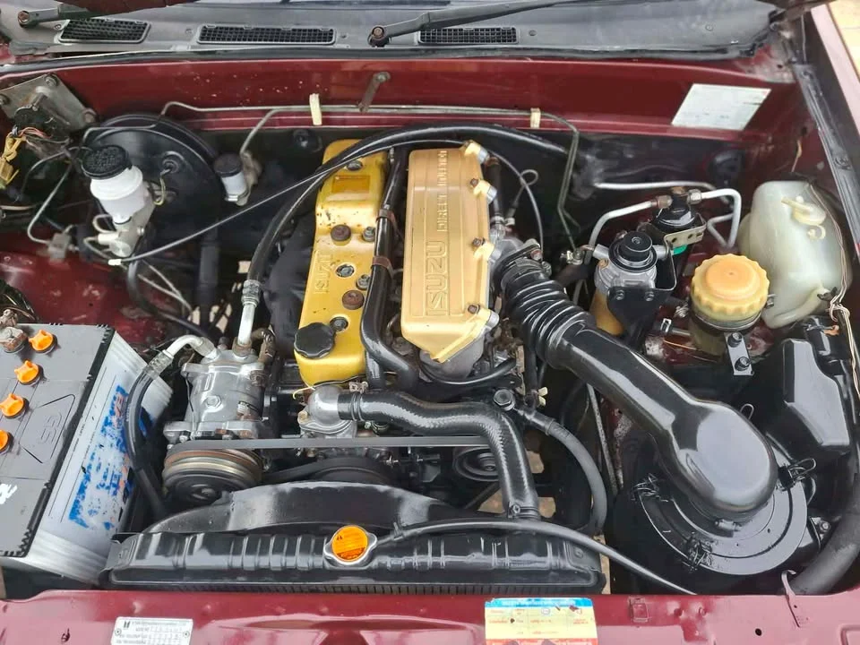 Isuzu TFR III 2