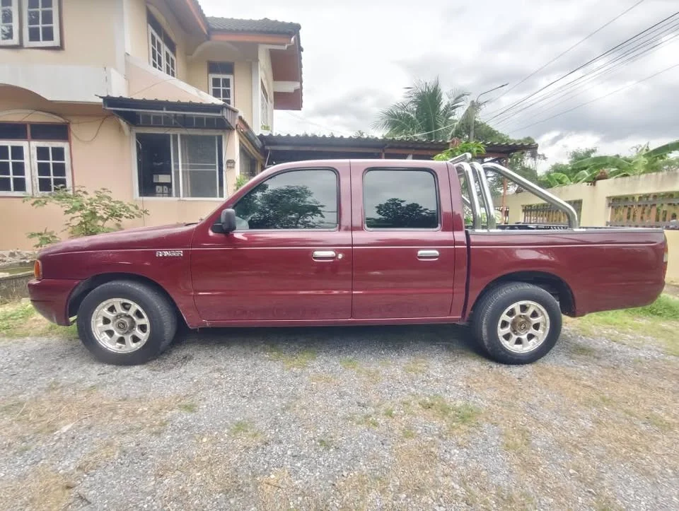 2000 Mazda 2500 Fighter V 3