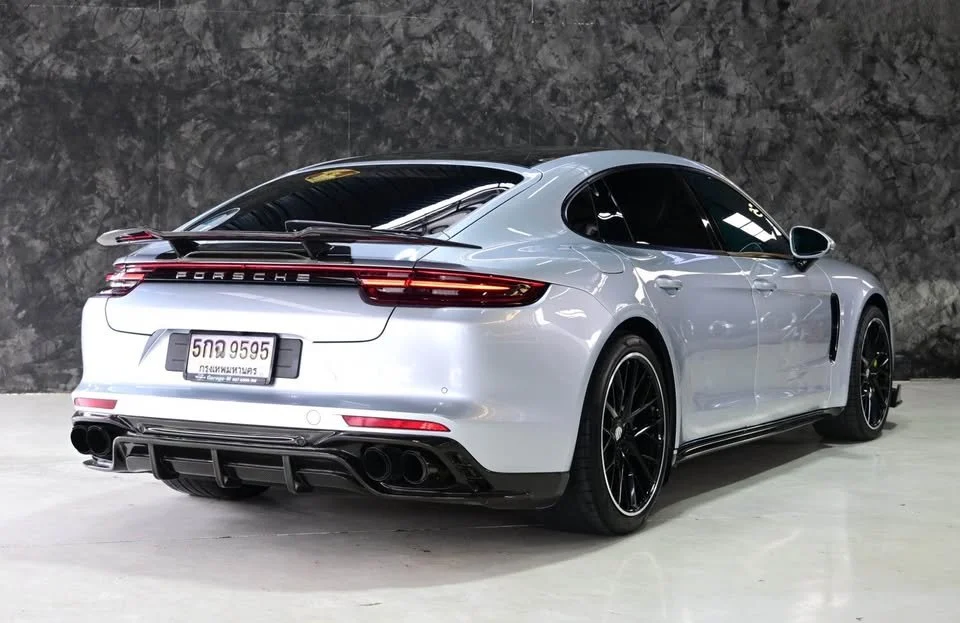 2018 Porsche Panamera II 2