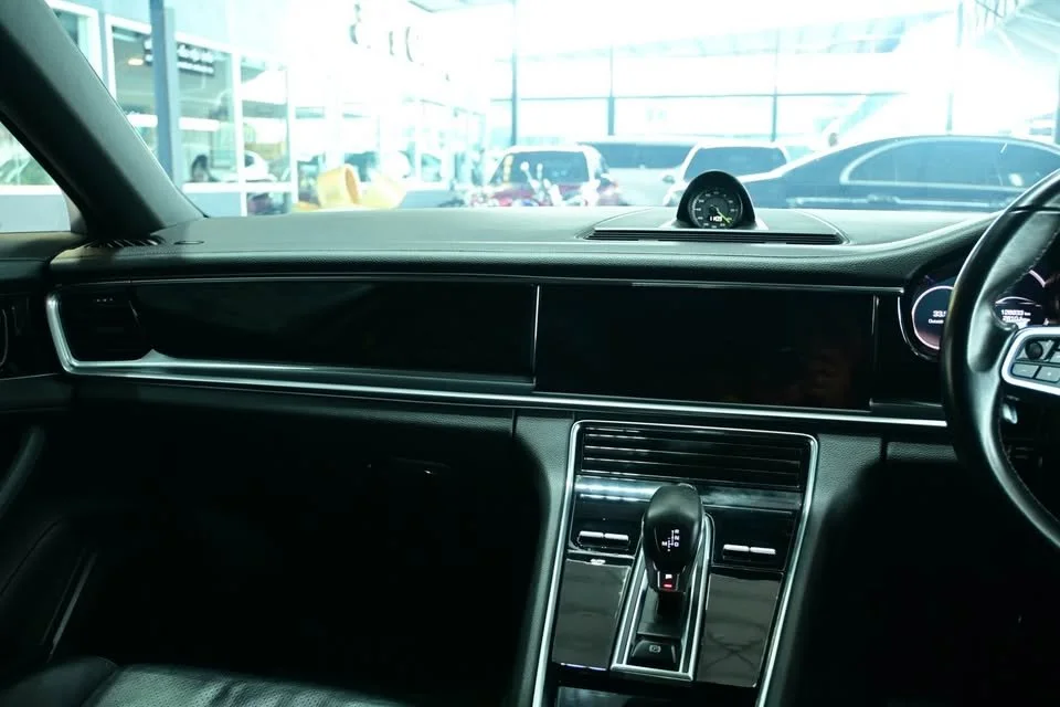 2018 Porsche Panamera II 3