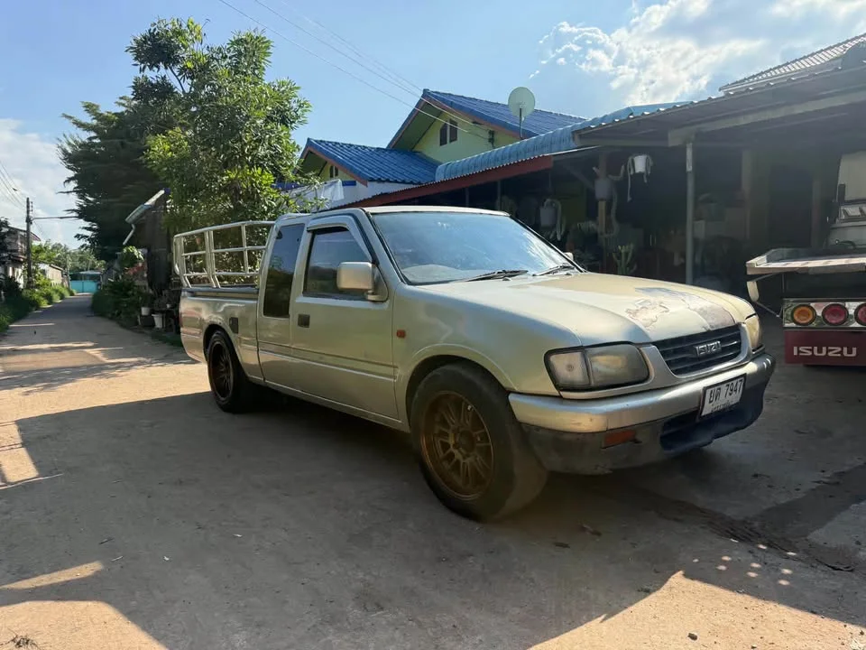 2001 Isuzu Faster Dragon Eyes III 2