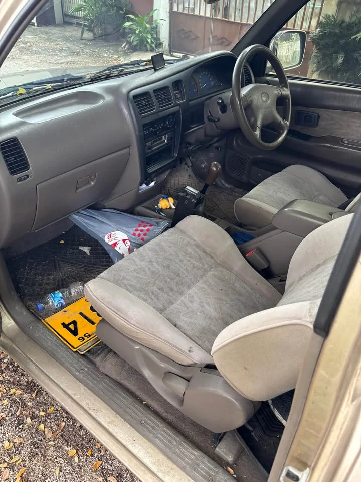 2003 Toyota Hilux Tiger VI 3