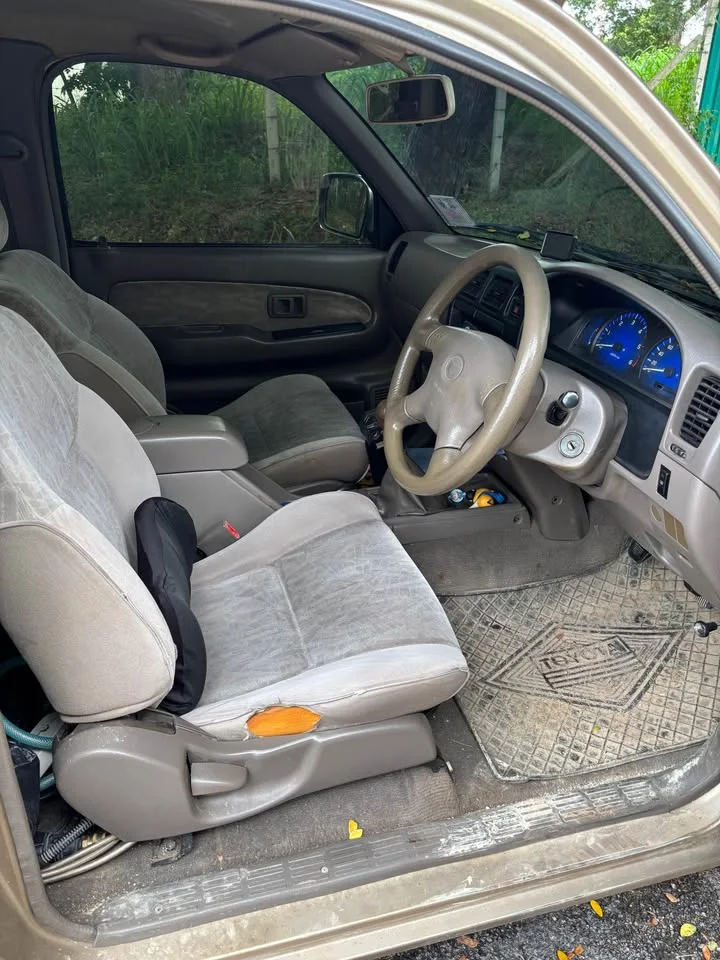 2003 Toyota Hilux Tiger VI 2
