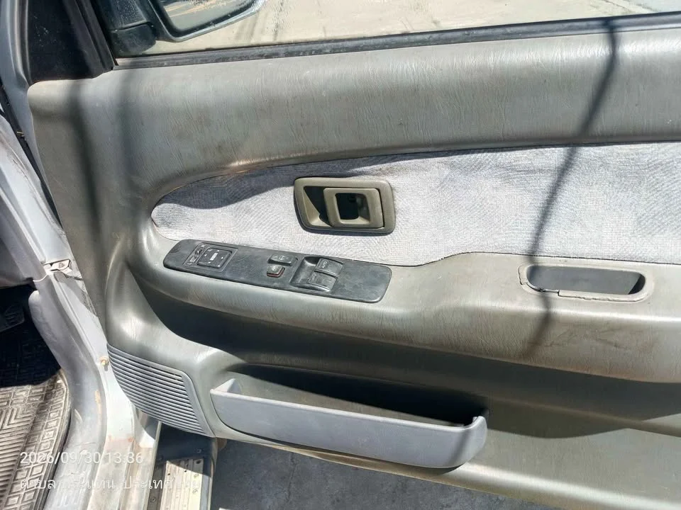 2001 Toyota Hilux Tiger VI 3