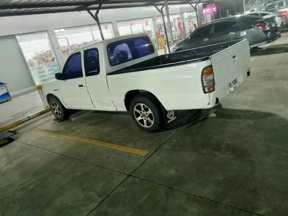 2003 Mazda 2500 Fighter V 3