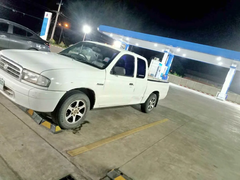 2003 Mazda 2500 Fighter V 2