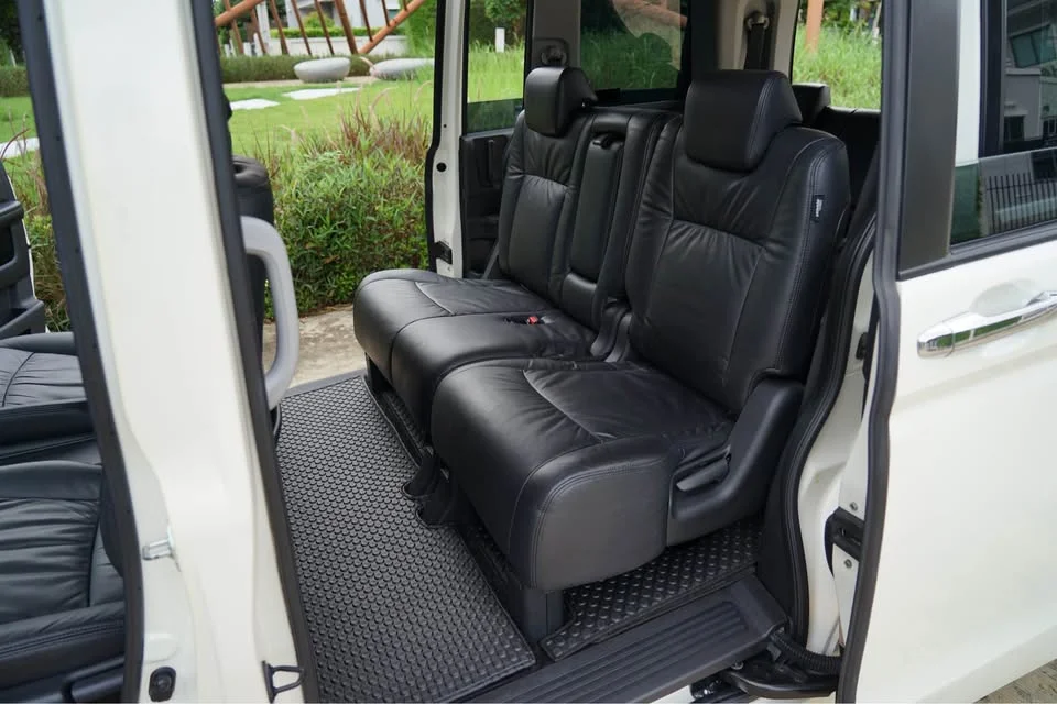 2013 Honda Stepwgn IV 2