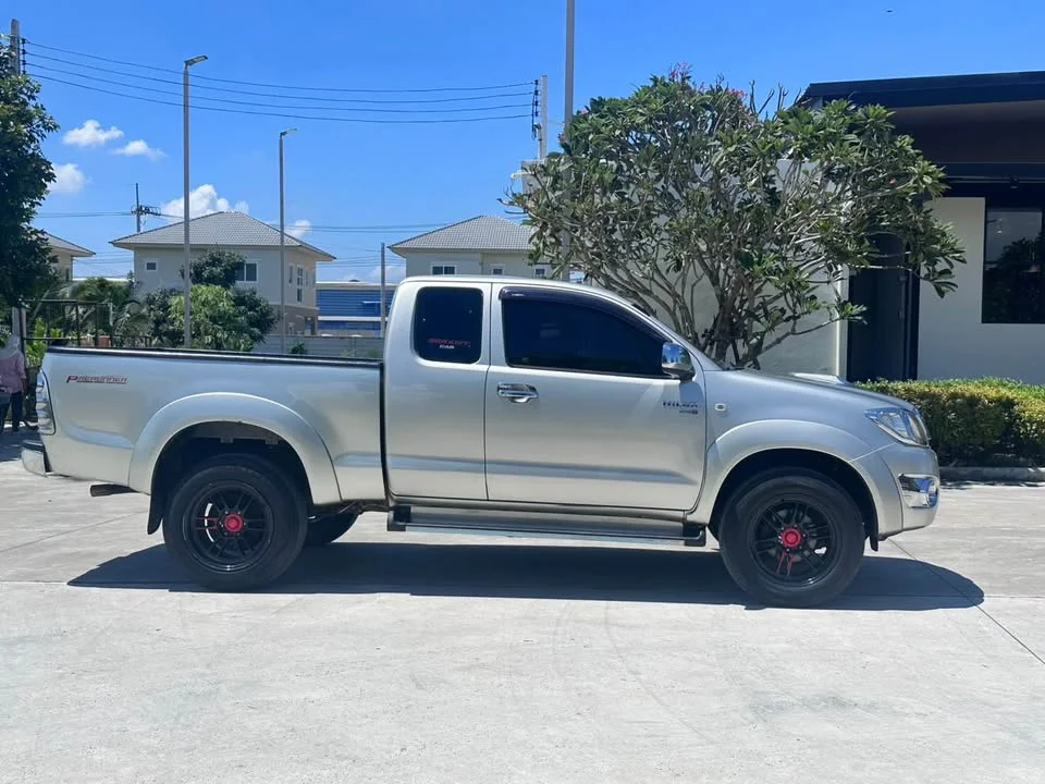2011 Toyota Hilux VII 3