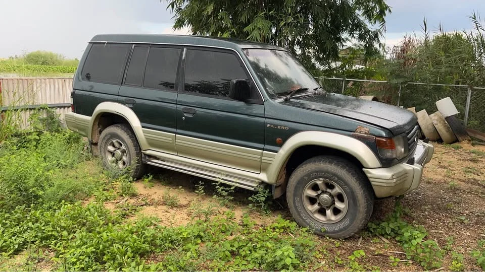 1997 Mitsubishi Pajero II 2