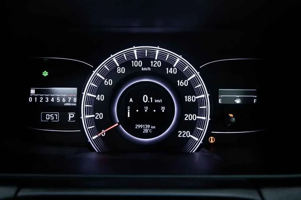2014 Honda Odyssey V 2