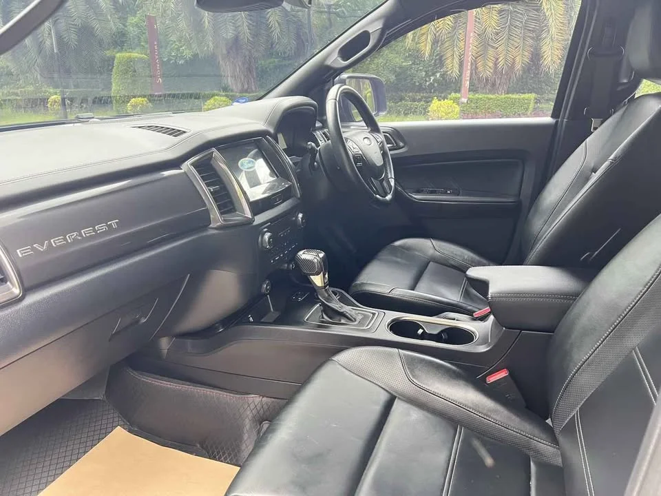 2019 Ford Everest II 2