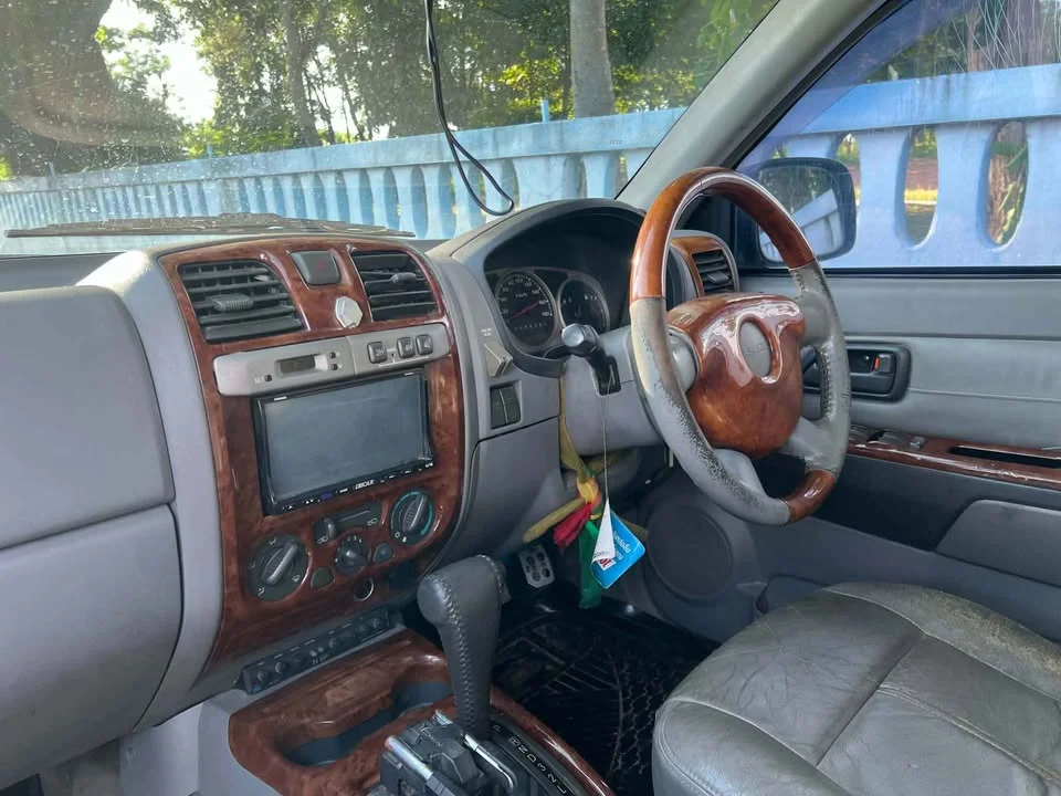 2003 Isuzu  TR Adventure Master II 2