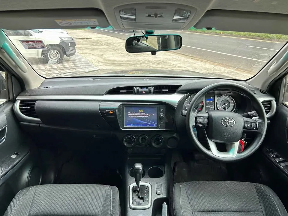 2022 Toyota Hilux VIII 2