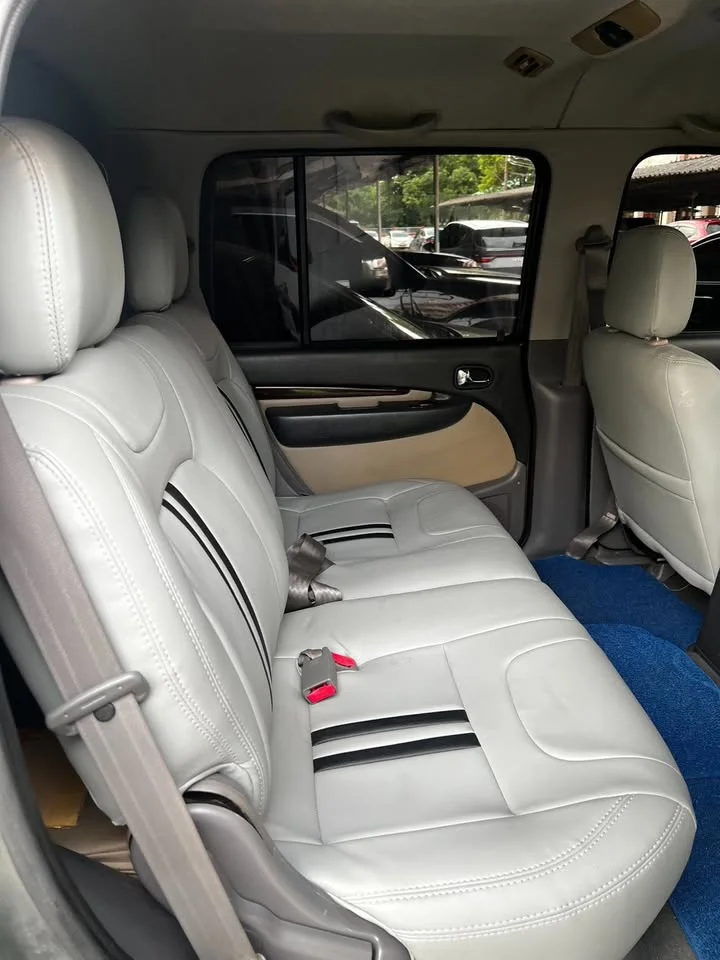 2004 Ford Everest I 2