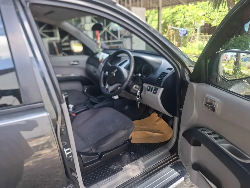 2012 Mitsubishi Triton IV 3