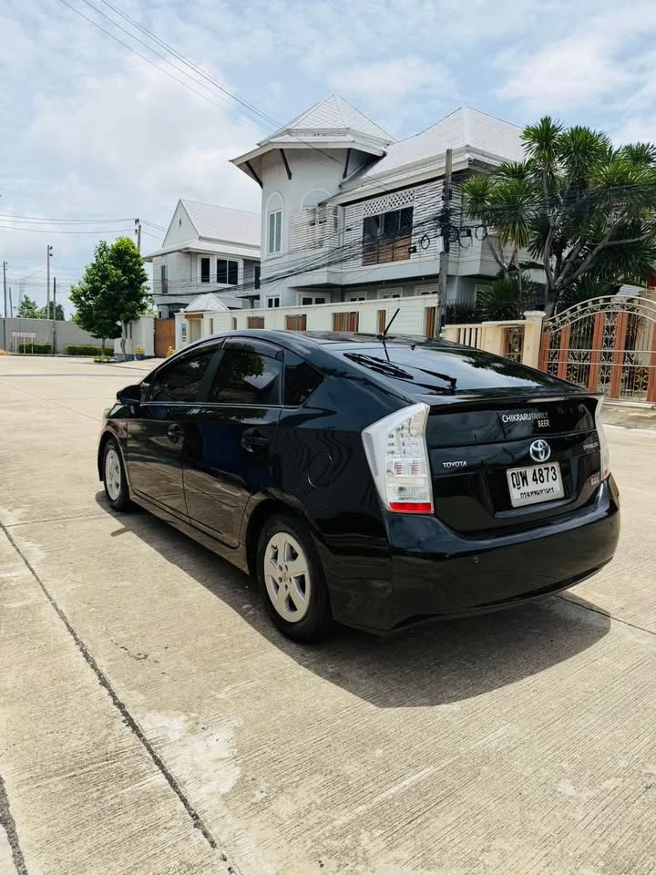 2011 Toyota Prius III 3