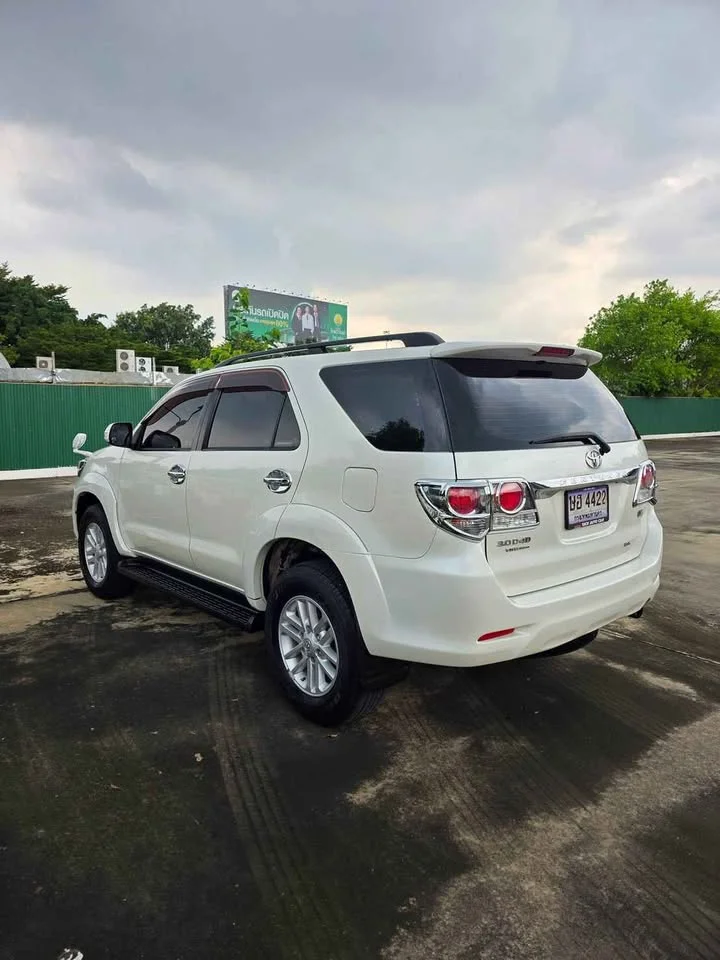 2013 Toyota Fortuner I 3