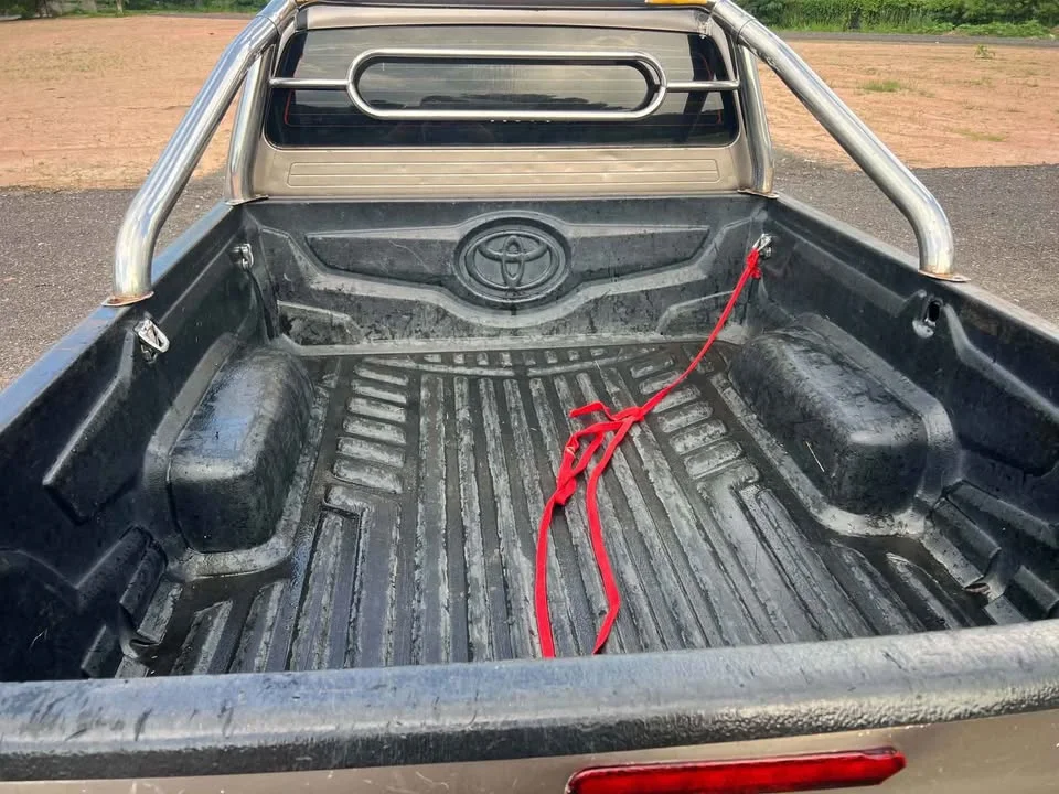 2005 Toyota Hilux VII 2