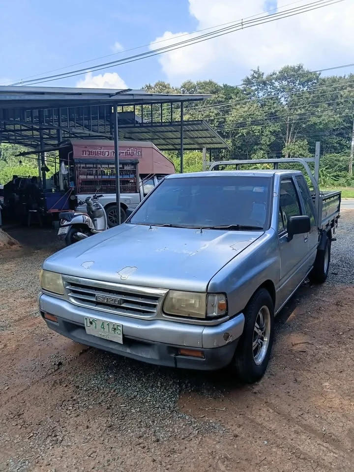 1997 Isuzu TFR III 3
